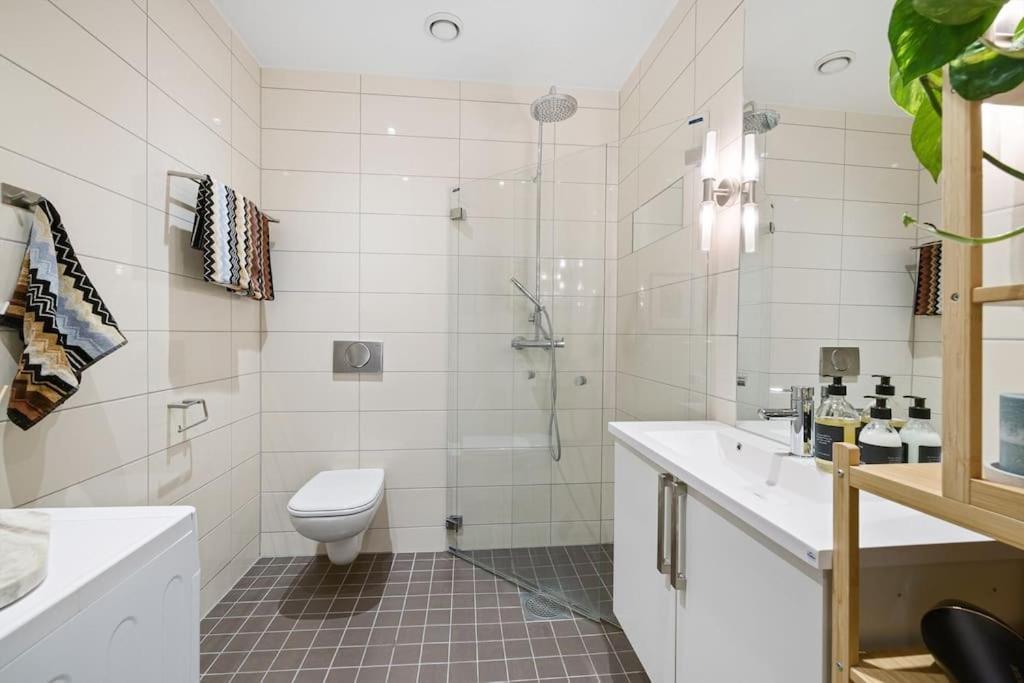 Modern 2Bed Room Sea View Apartment @ Oslo Barcode Exterior photo